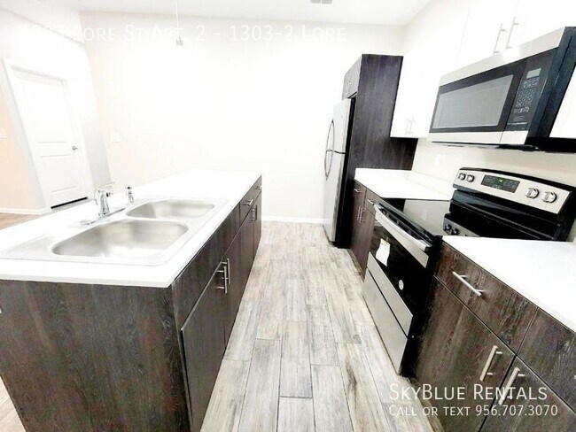 Building Photo - 1303 Lore Dr