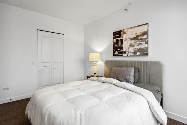 Building Photo - 200 N Jefferson St