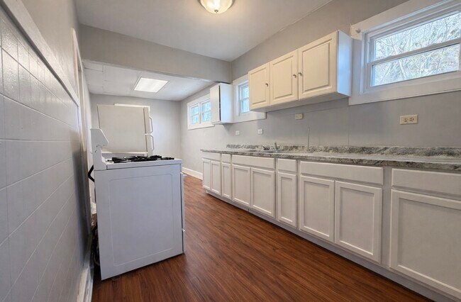 Building Photo - 274 Chenango St
