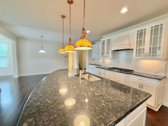 Building Photo - Beautiful 4BD, 3BA House with Bonus Family Room, Large Fenced Backyard, and Finished 2-Car Garage...