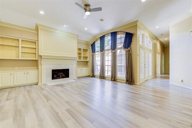 Building Photo - 16606 Shadow Path Dr