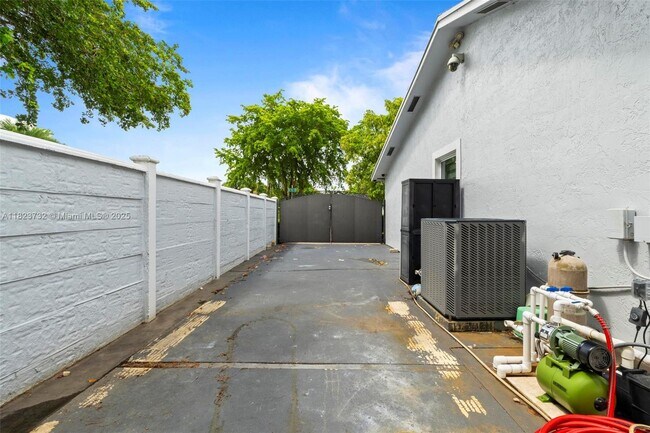 Building Photo - 13425 SW 91st Terrace