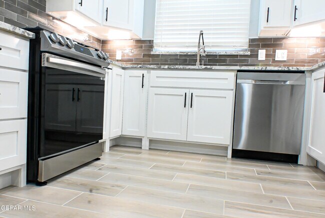 Building Photo - 3405 Hixson Street
