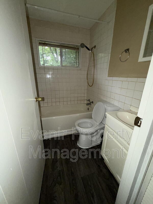 Building Photo - 5176 Rucks Rd