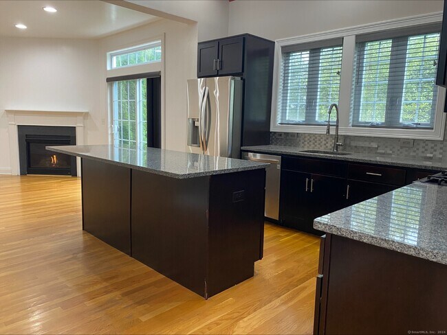 Building Photo - 40 Copper Square Dr