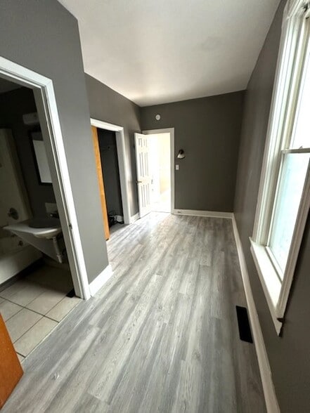 Building Photo - 2911 Cochran St