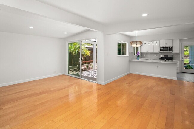 Building Photo - Welcome to your rare gem, dream home in Clairemont, San Diego!