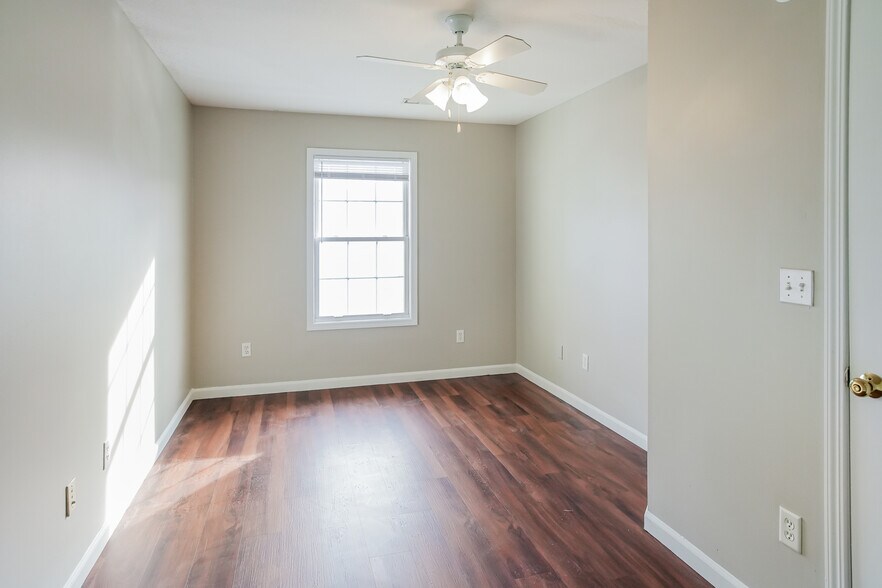 Bedroom 3 - 3713 S Cramer Cir