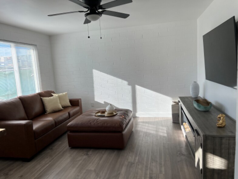 Building Photo - 1417 S Rita Ln