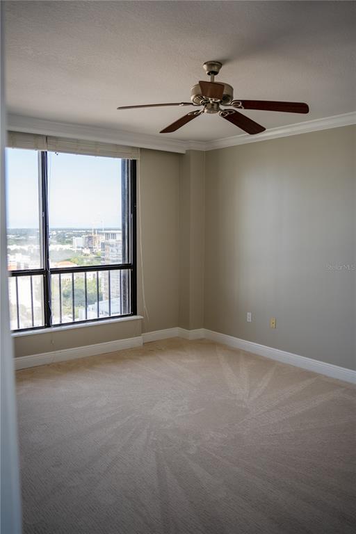 Building Photo - 1 Beach Dr SE