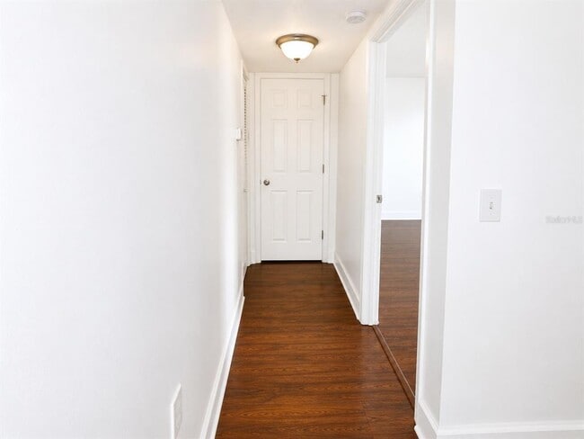 Building Photo - 1218 Bermuda Lakes Ln