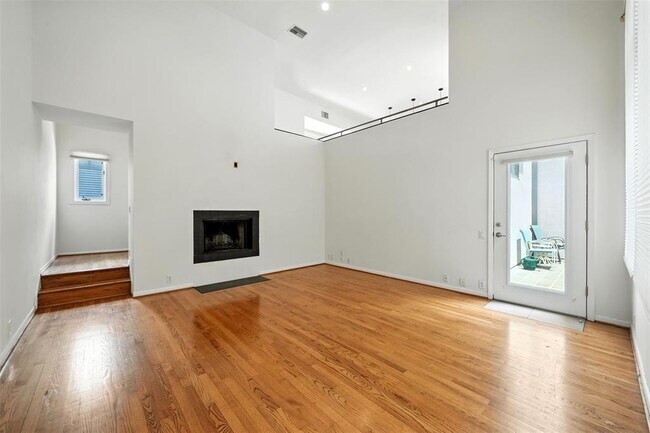 Building Photo - 1385 Arlington St