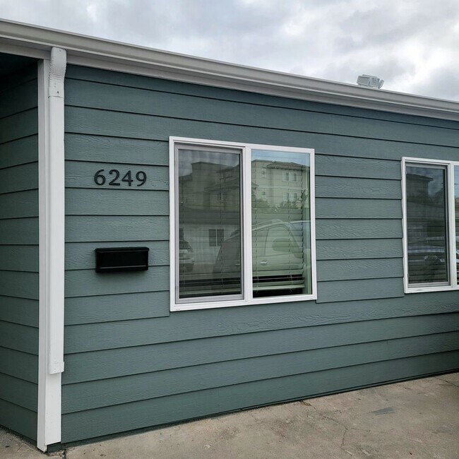 Building Photo - 6249-6253 Mary Lane Dr