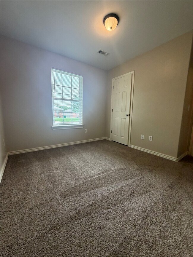 Building Photo - 312 Graystone Cir