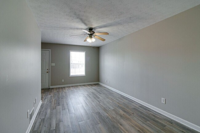 Building Photo - 821 Oak Arbor Ct