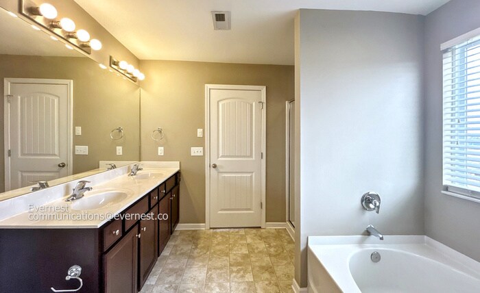 Building Photo - 5057 Falling Water Rd