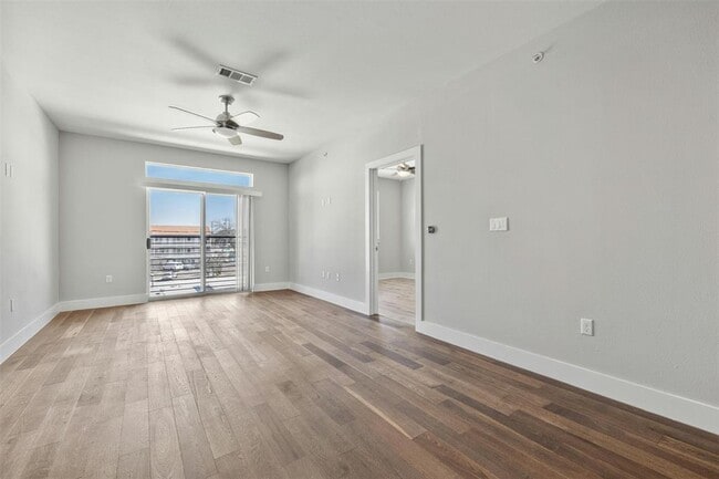 Building Photo - 3114 S Congress Ave