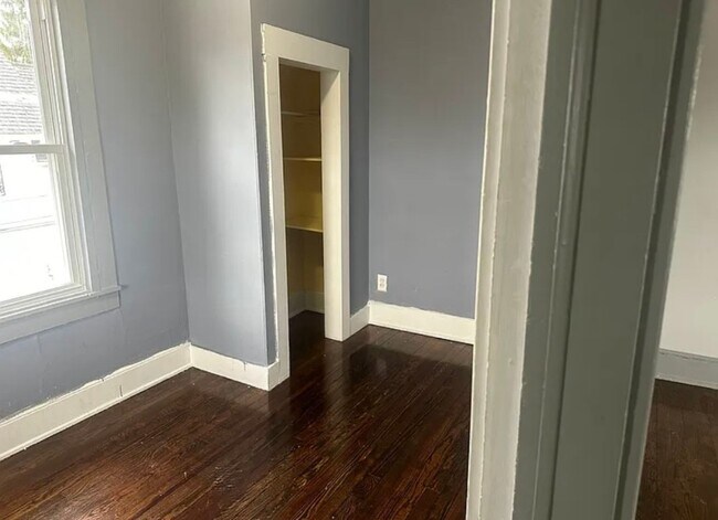 Building Photo - 404 Exchange Ave