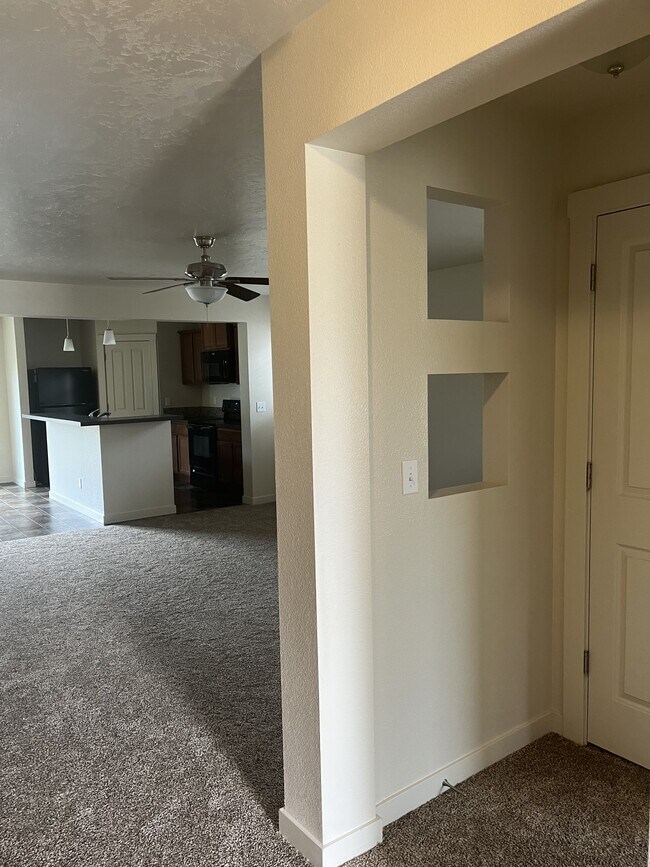 Building Photo - 4238 S Overhill Way