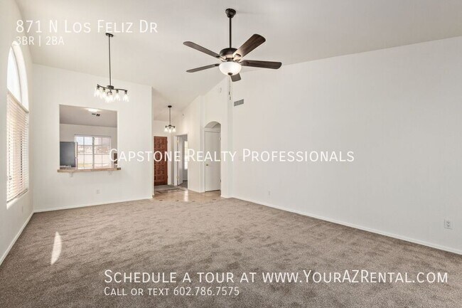 Building Photo - 871 N Los Feliz Dr