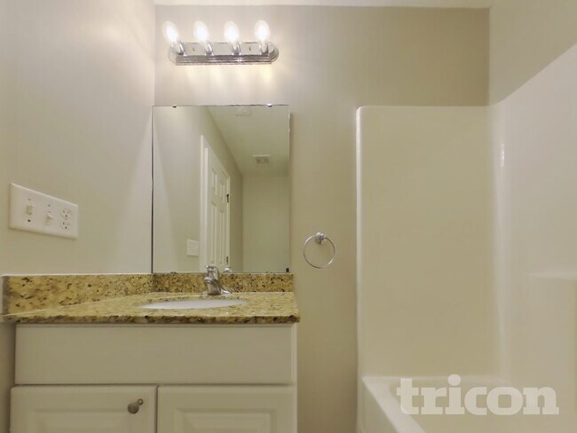 Building Photo - 725 Jack Russell Ct