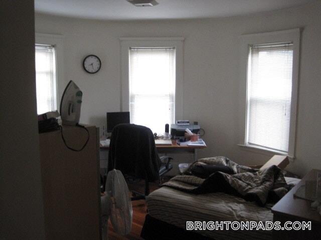 Building Photo - 345 Market St