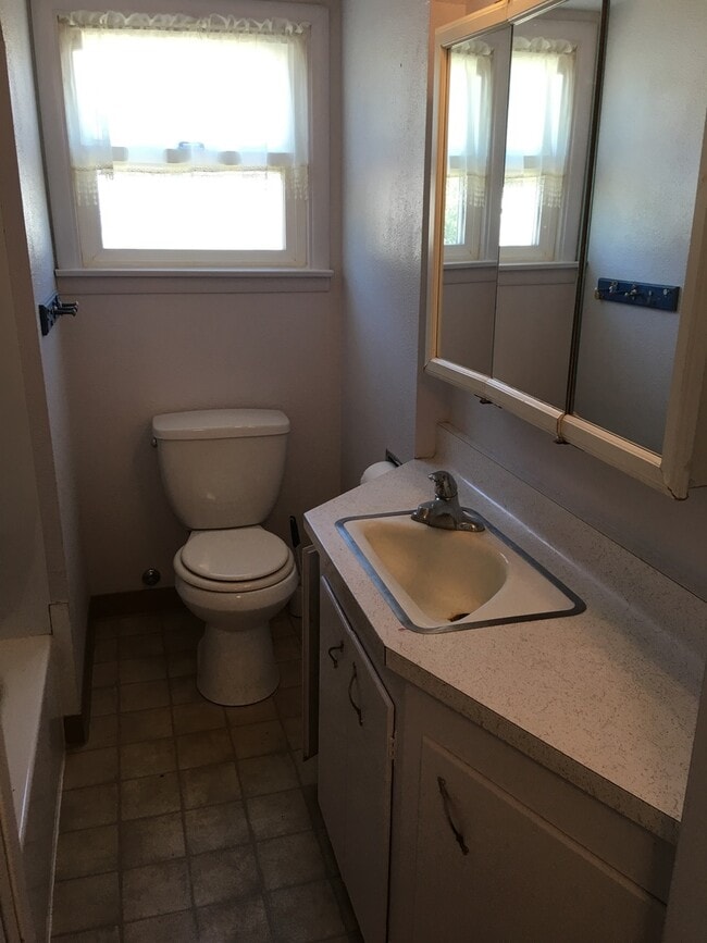 Building Photo - 3 BD 2 BA Home in Yuba City - Available Now!
