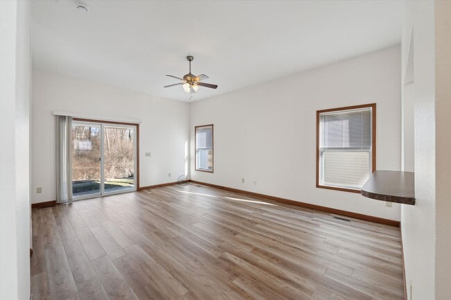 Building Photo - Large 3 Bed 2 Bath ranch for rent