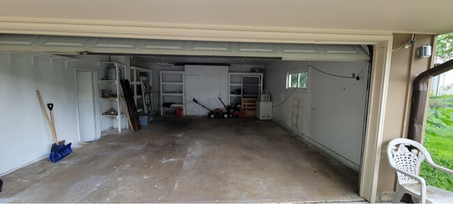 Building Photo - 968 Gershwin Ave N