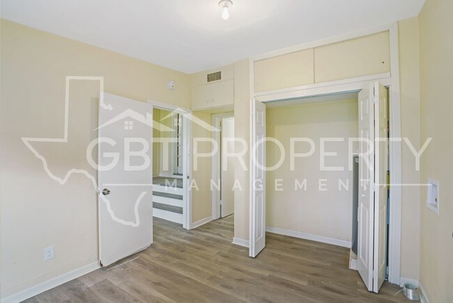 Building Photo - 3 Bedroom 2 Bathroom Home Ready for Move In1