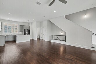 Building Photo - 4 Week Free Move-In Incentive! Modern Downtown SA Townhome | Rooftop Balcony, Private Garage & Al...