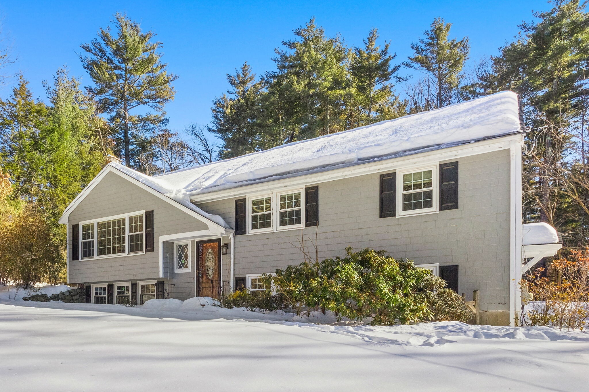 Building Photo - 77 Colonial Rd