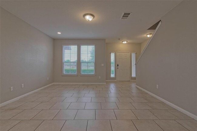 Building Photo - 315 N Heatherwilde Blvd