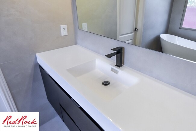 Building Photo - 3 Bedroom Home In Eagle Rock At Snow Canyon With Community Pools