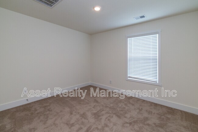 Building Photo - 5163 Runnerstone Rd