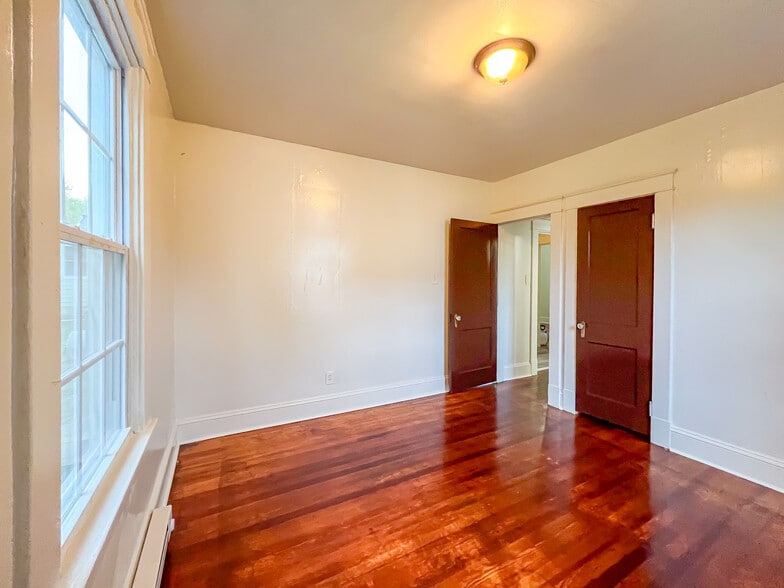 Building Photo - 1808 Fairfax Ave