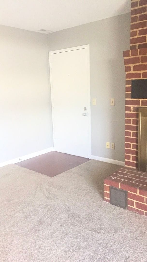 Building Photo - Great Two Bedroom Condo Available - 1010-5 Blueridge Dr.