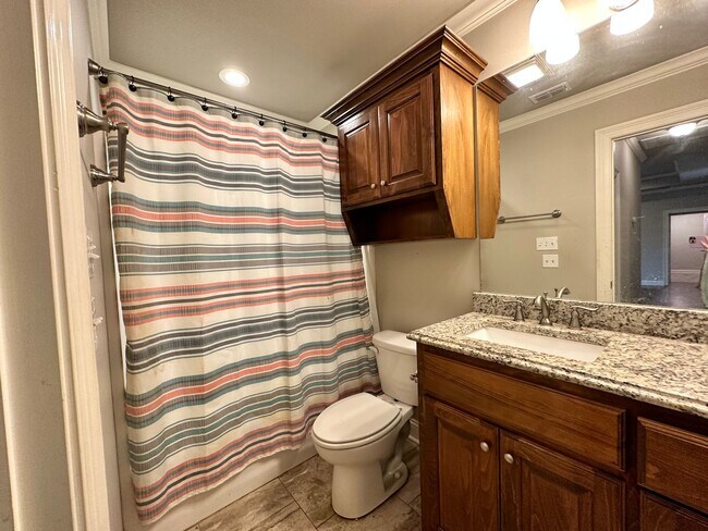 Building Photo - 1100 Bear Creek