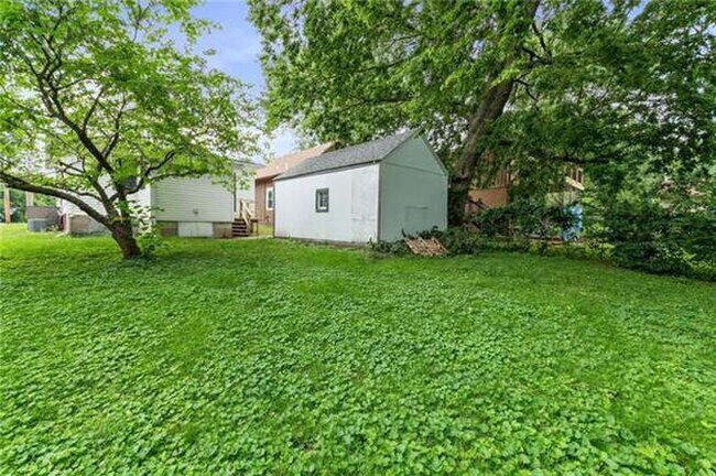 Building Photo - Coming Soon | Charming 3 Bed, 3 Bath Bungalow in Independence!