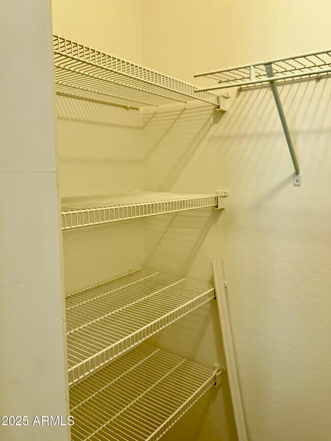 Building Photo - 13007 W Mandalay Ln