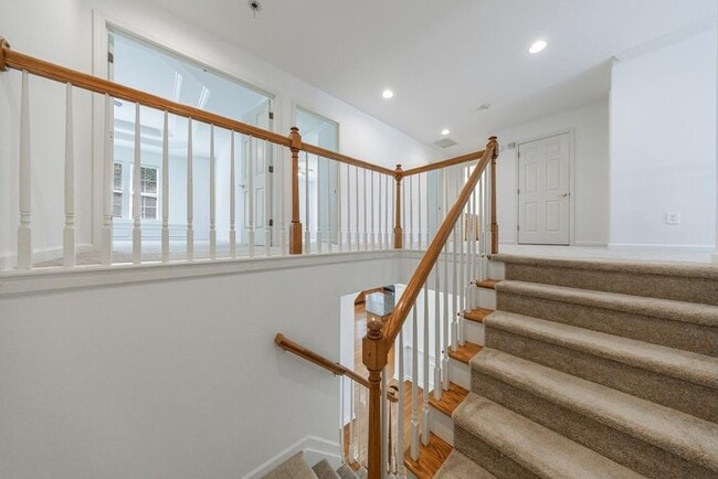 Building Photo - 279 Collins View Ct