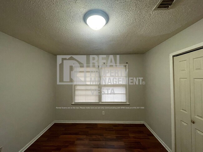 Building Photo - 102 Hope Pl