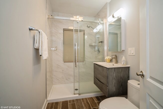 Building Photo - 685 Anthony Trail