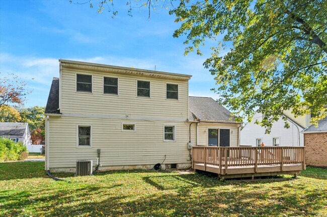 Building Photo - 206 Decalb Ave