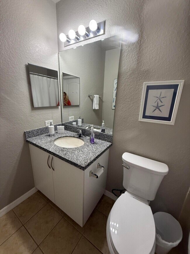 Building Photo - 156 SW Peacock Blvd