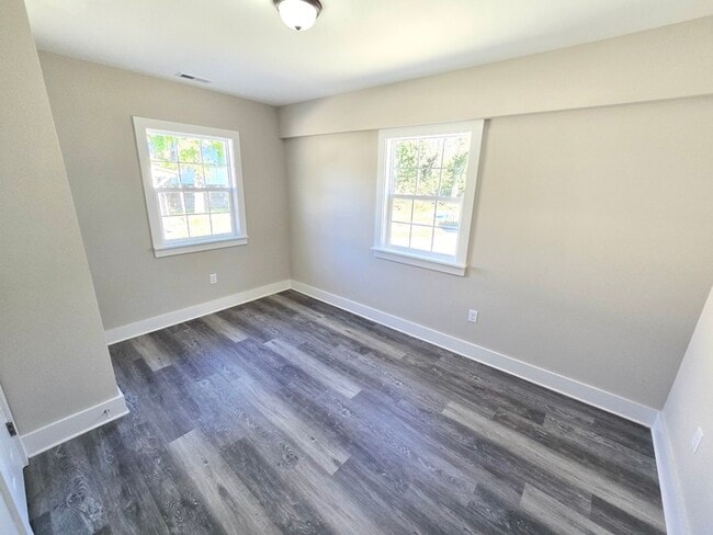 Building Photo - 9447 Peachtree St