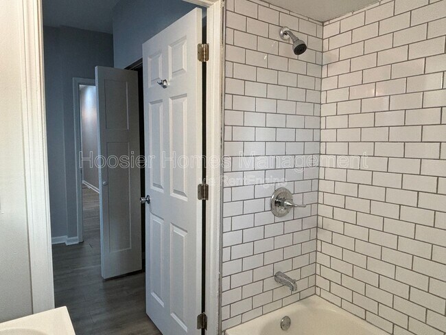 Building Photo - 1338 Barth Ave