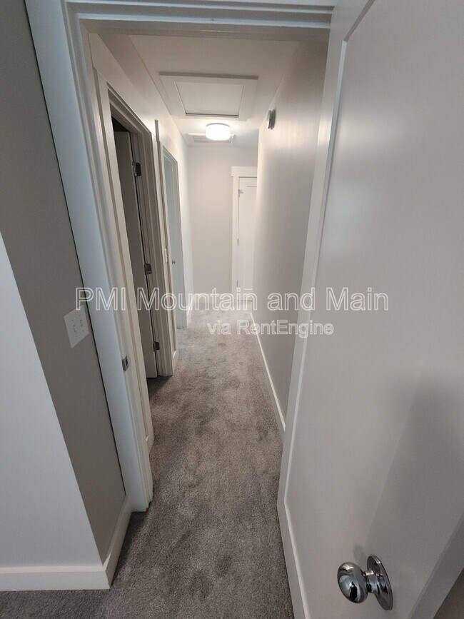Building Photo - 16 Alice Clement Ln
