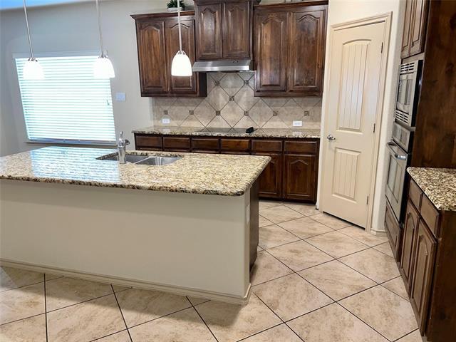 Building Photo - 8 Mapleridge Dr