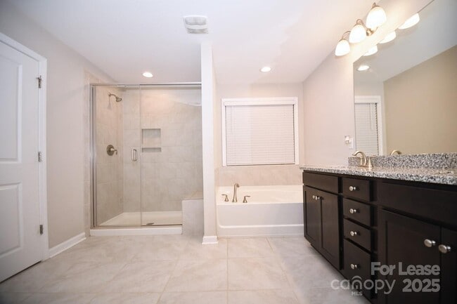 Building Photo - 1463 Bramblewood Dr